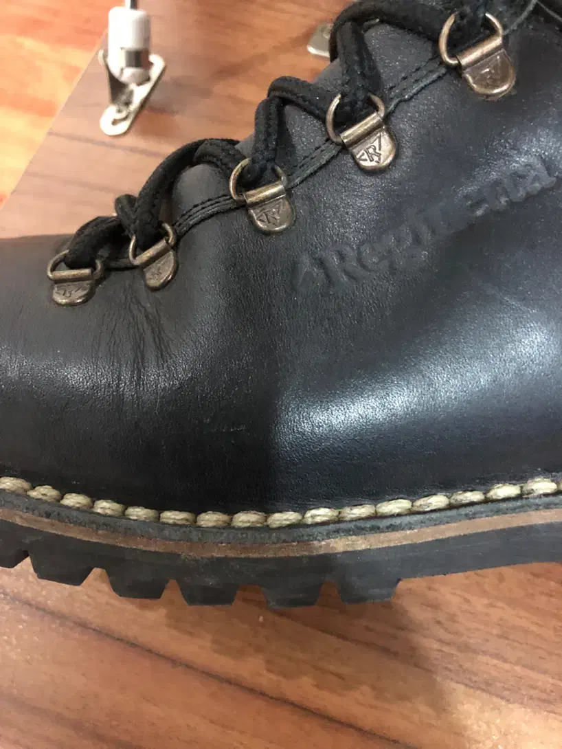 بوت خارجی اورجینال سایز ۴۴-۴۵|کیف، کفش، کمربند|تهران, شهرک هما|دیوار