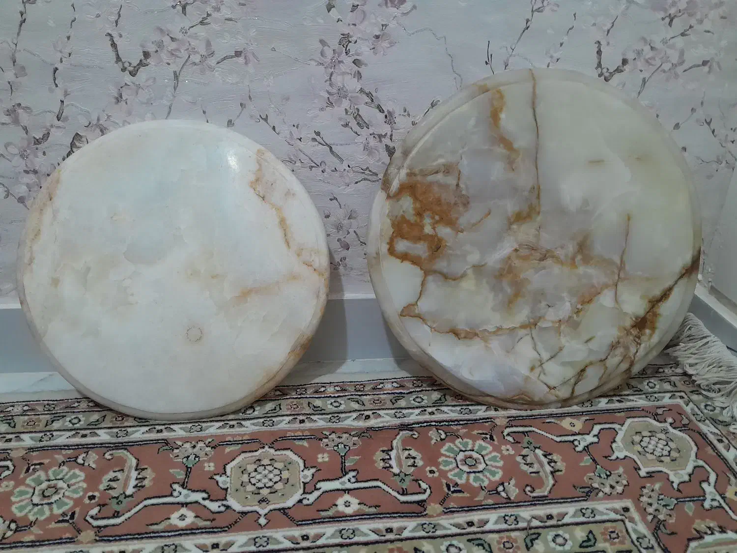 سنگ گرد میز تلفن برنجی|میز تلفن|قدس, شهرقدس|دیوار