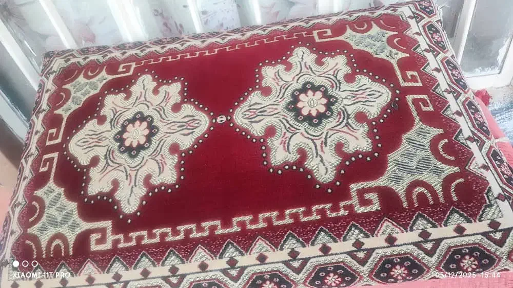 پشتی قیمت مناسب|پشتی|شهرضا, |دیوار