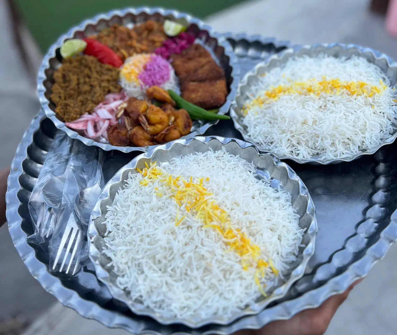 آشپز حرفه ایی برای غذای محلی و ایرانی با جای خواب|استخدام خدمات فروشگاه و رستوران|قشم, |دیوار