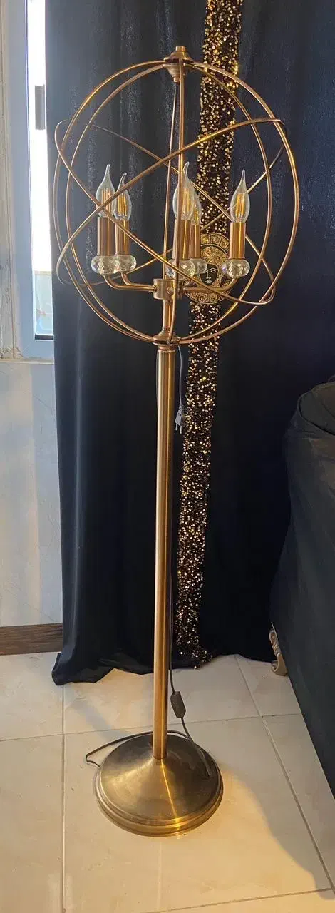 اباژور کنار سالنی و ایینه اتاق خواب|لوستر و چراغ آویز|صدرا-فارس, فاز ۱|دیوار