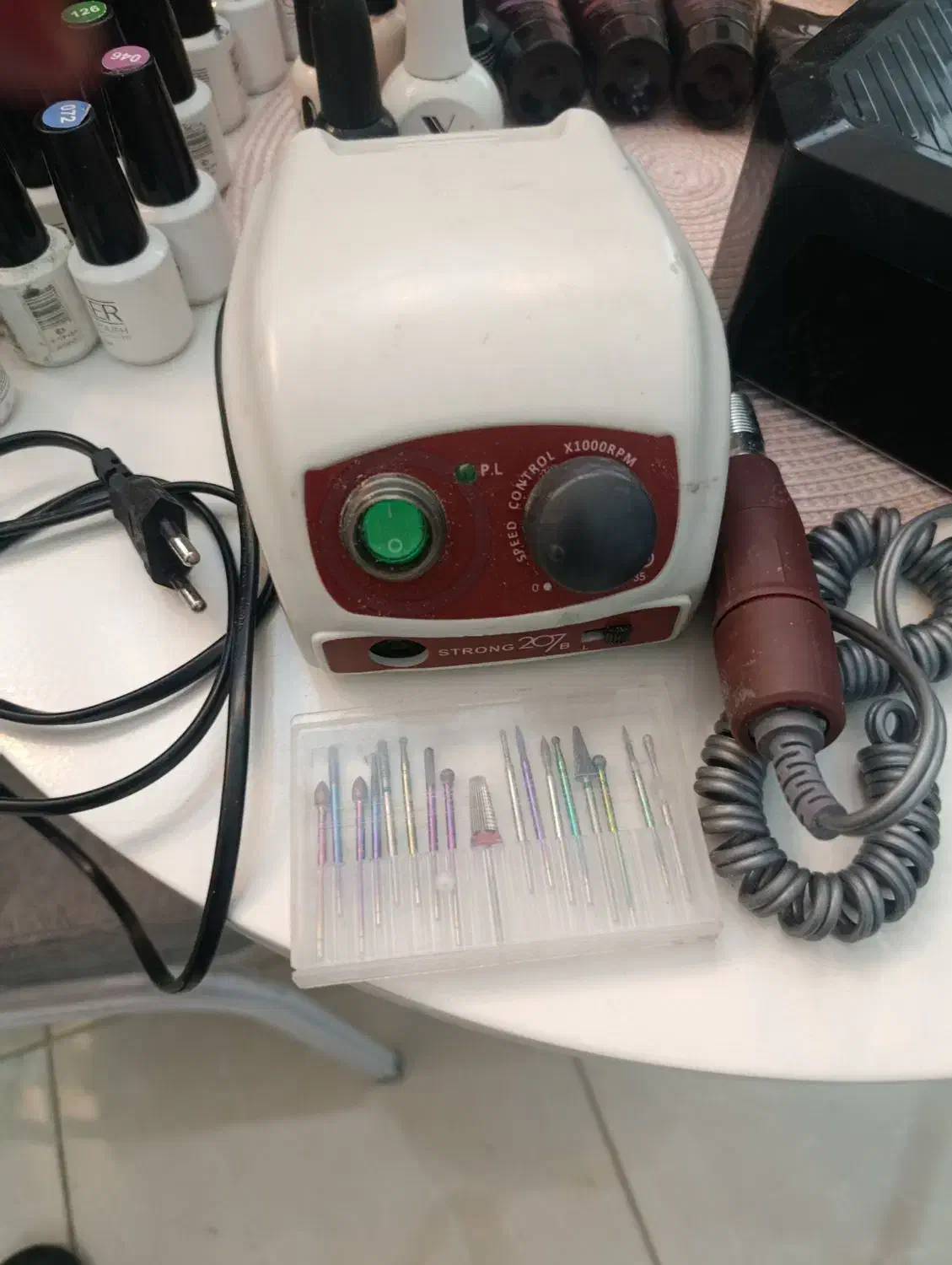 لوازم ناخن کامل|آرایشگاه و سالنهای زیبایی|یزد, |دیوار