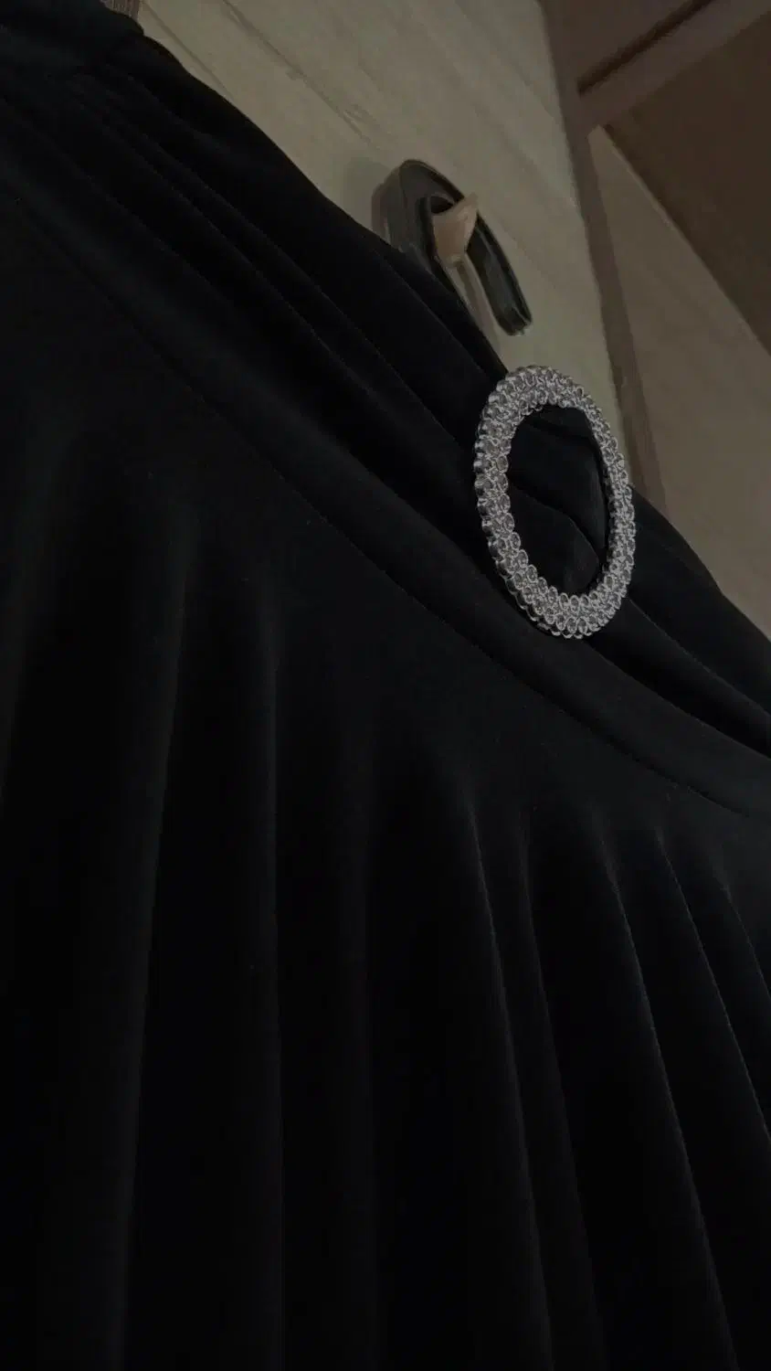 دامن مجلسی کوتاه|لباس|باغ بهادران, |دیوار