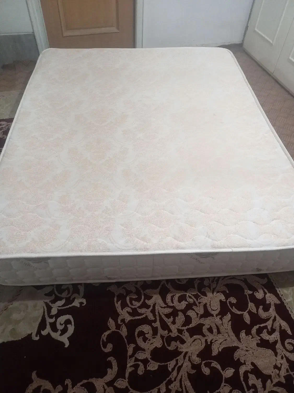 تشک دونفری در حد نو|تشک تختخواب|برخوار, |دیوار