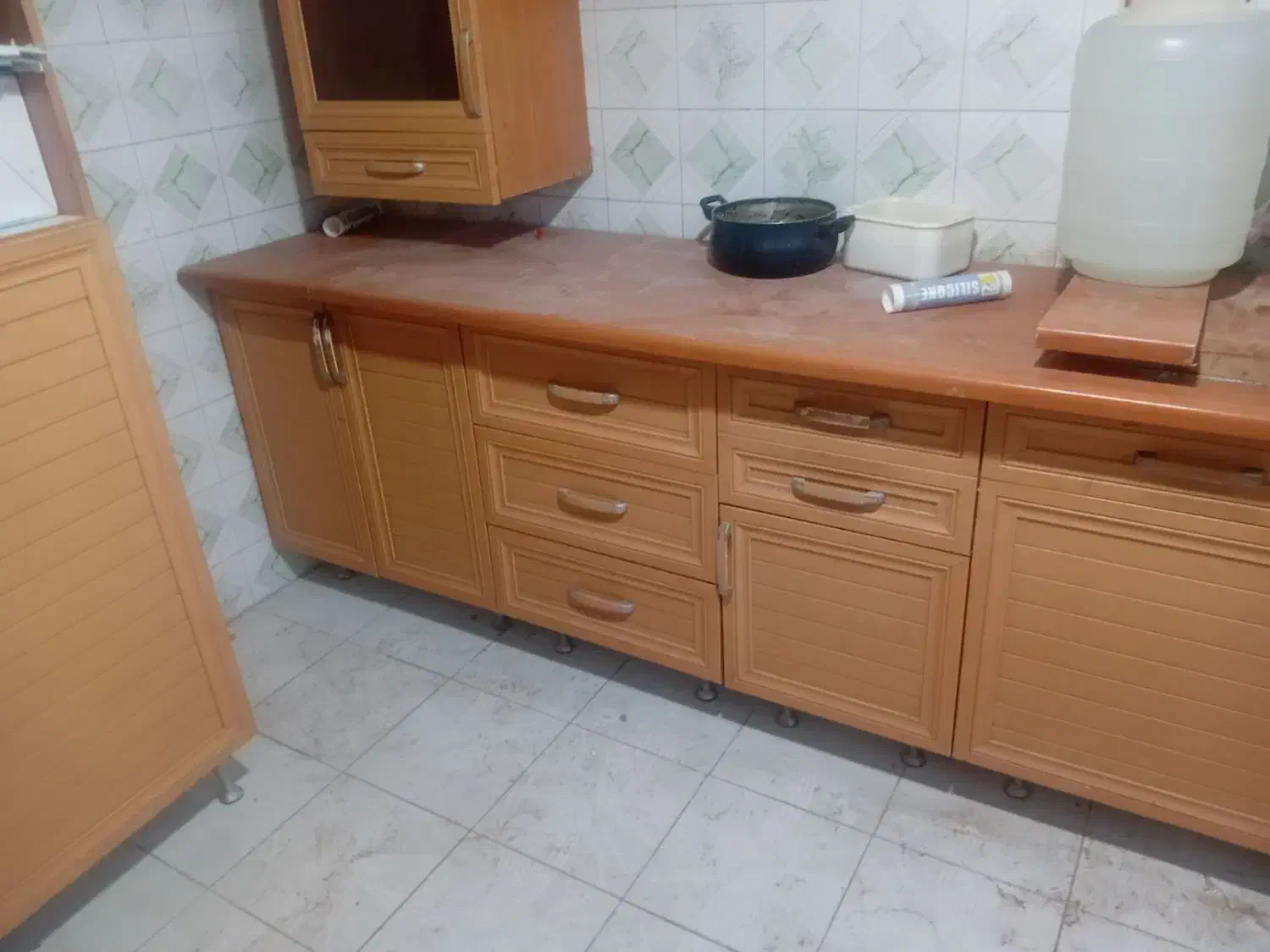 نصاب و تعمیر کابینت و کمد دیواری|خدمات پیشه و مهارت|زاهدان, |دیوار