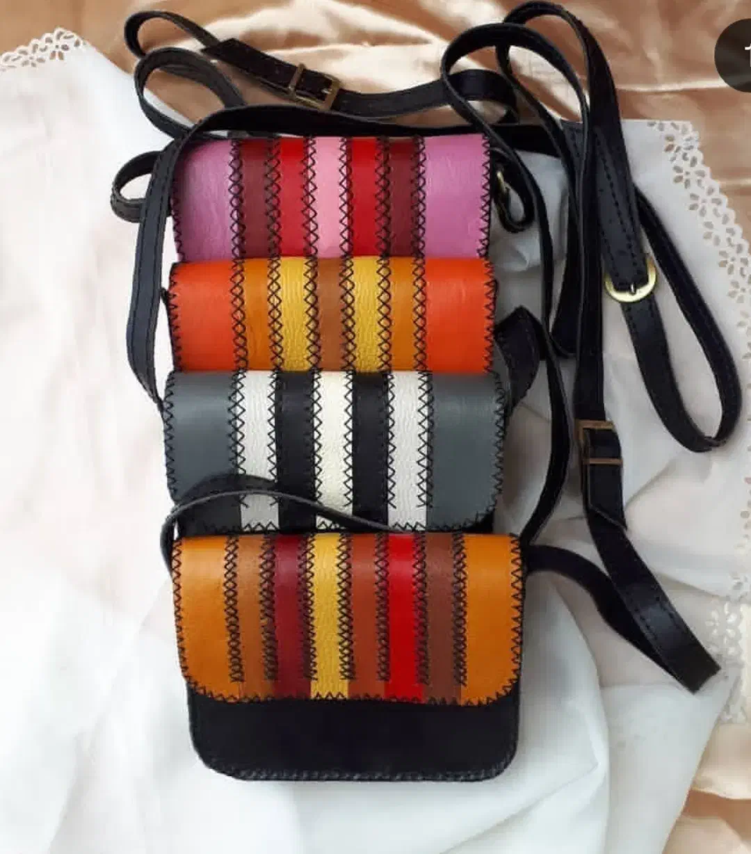 کیف های چرم طبیعی و مصنوعی و پارچه ای|کیف، کفش، کمربند|رشت, نظری|دیوار