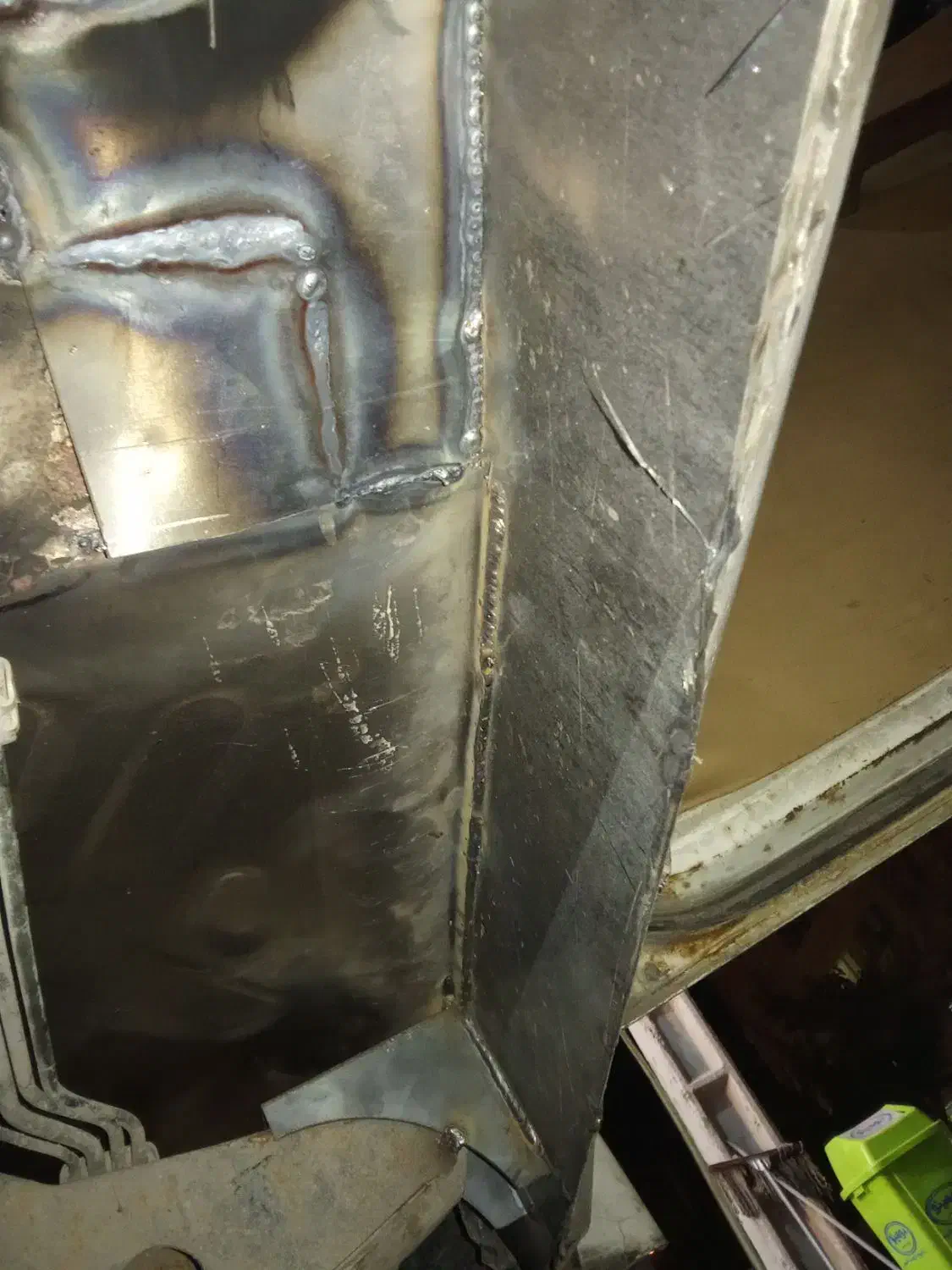 جوشکاری شاسی ماشین با جوش تخصصیco2 بصورت سیار|خدمات موتور و ماشین|مشهد, نوید|دیوار