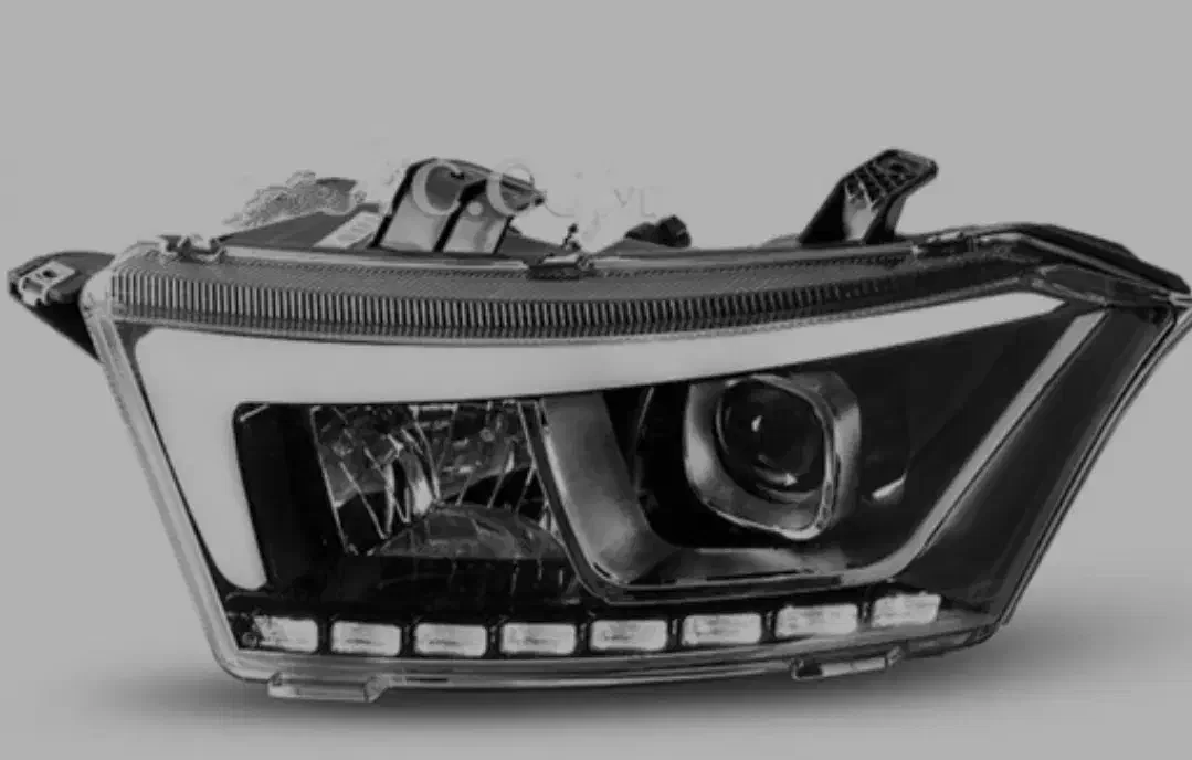 چراغ جلو ۲۰۷.دنا پلاس.رانا پلاس|قطعات یدکی و لوازم جانبی|رشت, شکار اسطلخ|دیوار