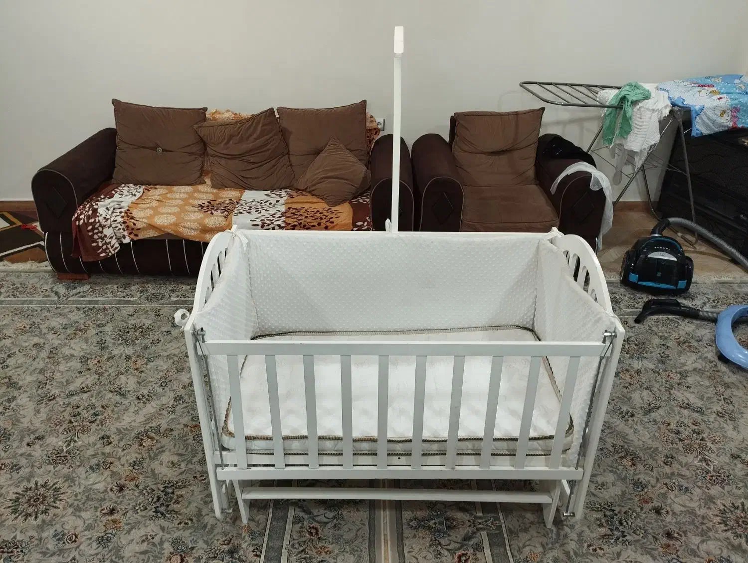 تخت و گهواره کودک|تخت و صندلی بچه|بندر انزلی, آذربایجان|دیوار