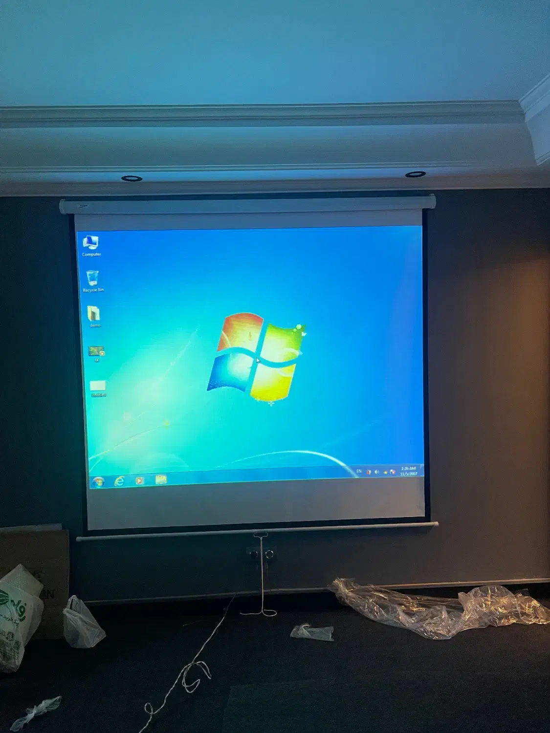 ویدیو پرژکتور پخش در محیط کاملا نور با پرده|تلویزیون و پروژکتور|تهران, صادقیه|دیوار