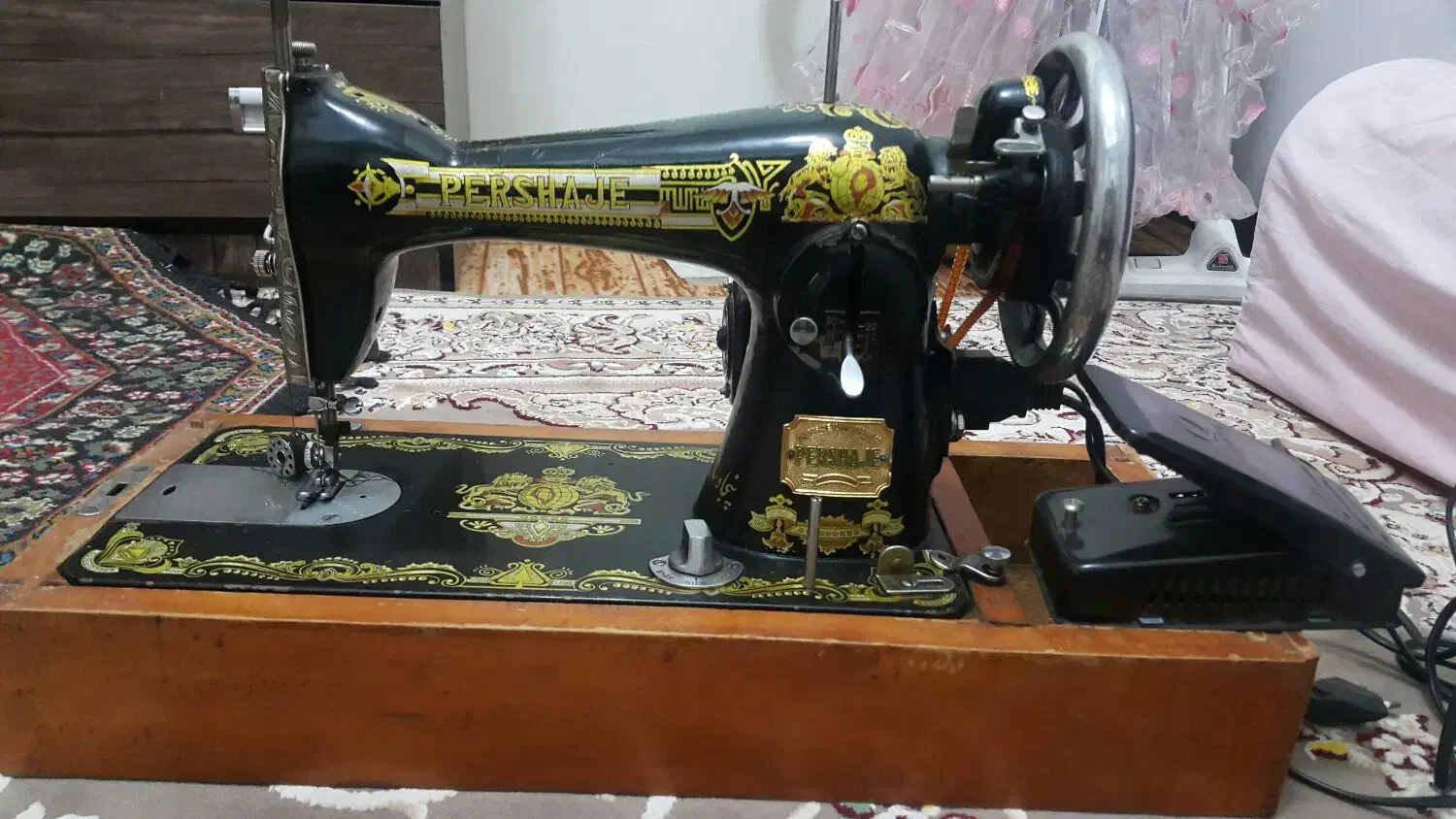 چرخ خیاطی برقی عتیقه دوشیرنشان|چرخ خیاطی و ریسندگی|شاهین‌شهر, خانه کارگر|دیوار