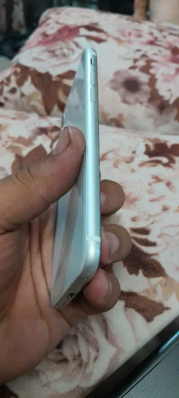 iPhone SE 2020|موبایل|اصفهان, احمدآباد|دیوار