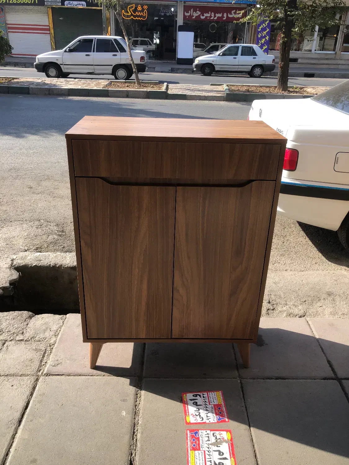 جاکفشی|جاکفشی، کمد، دراور|رباط‌کریم, شهرک صنعتی زواره‌ای|دیوار