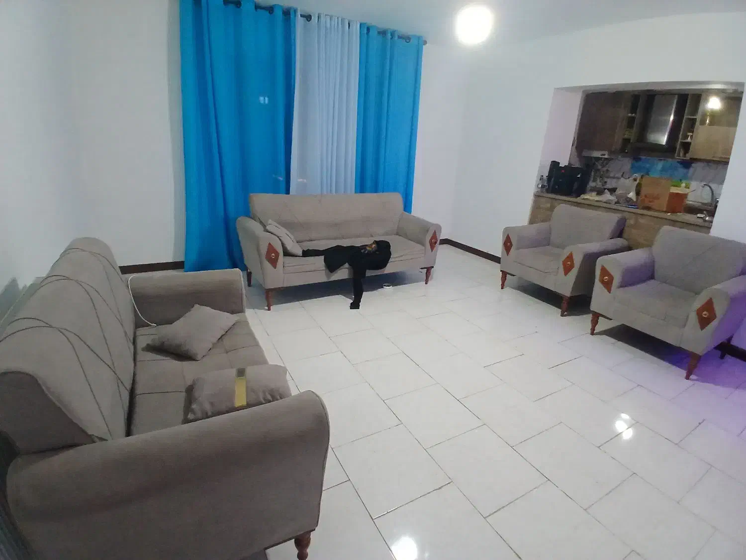 مبل ۷ نفره راحتی|مبلمان خانگی و میز عسلی|پرند, فاز ۶|دیوار