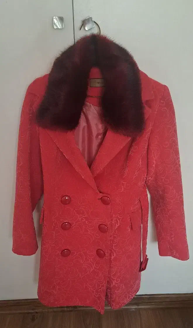 حراج تعدادی پالتو مانتو شومیز قیمت مناسب|حراج|تهران, توحید|دیوار