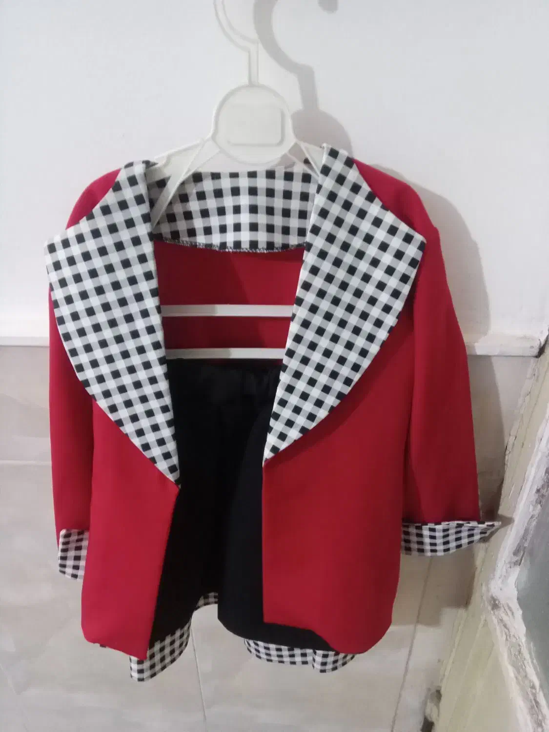 کفش و کت دامن|لباس|نیشابور, خط کاشمر|دیوار