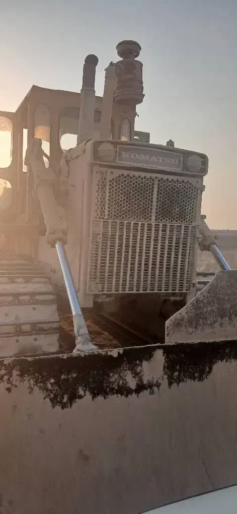 بلدوزر کوماتسو۸۵|خودرو سنگین|ریگ, |دیوار