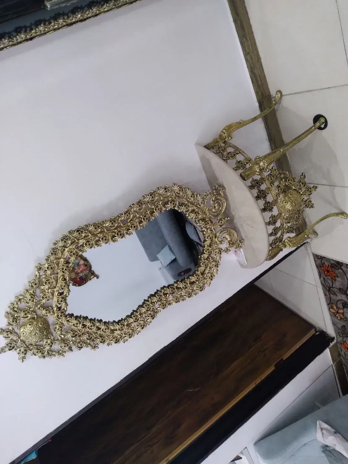 آینه شمعدون|آینه|رباط‌کریم, رباط‌کریم|دیوار