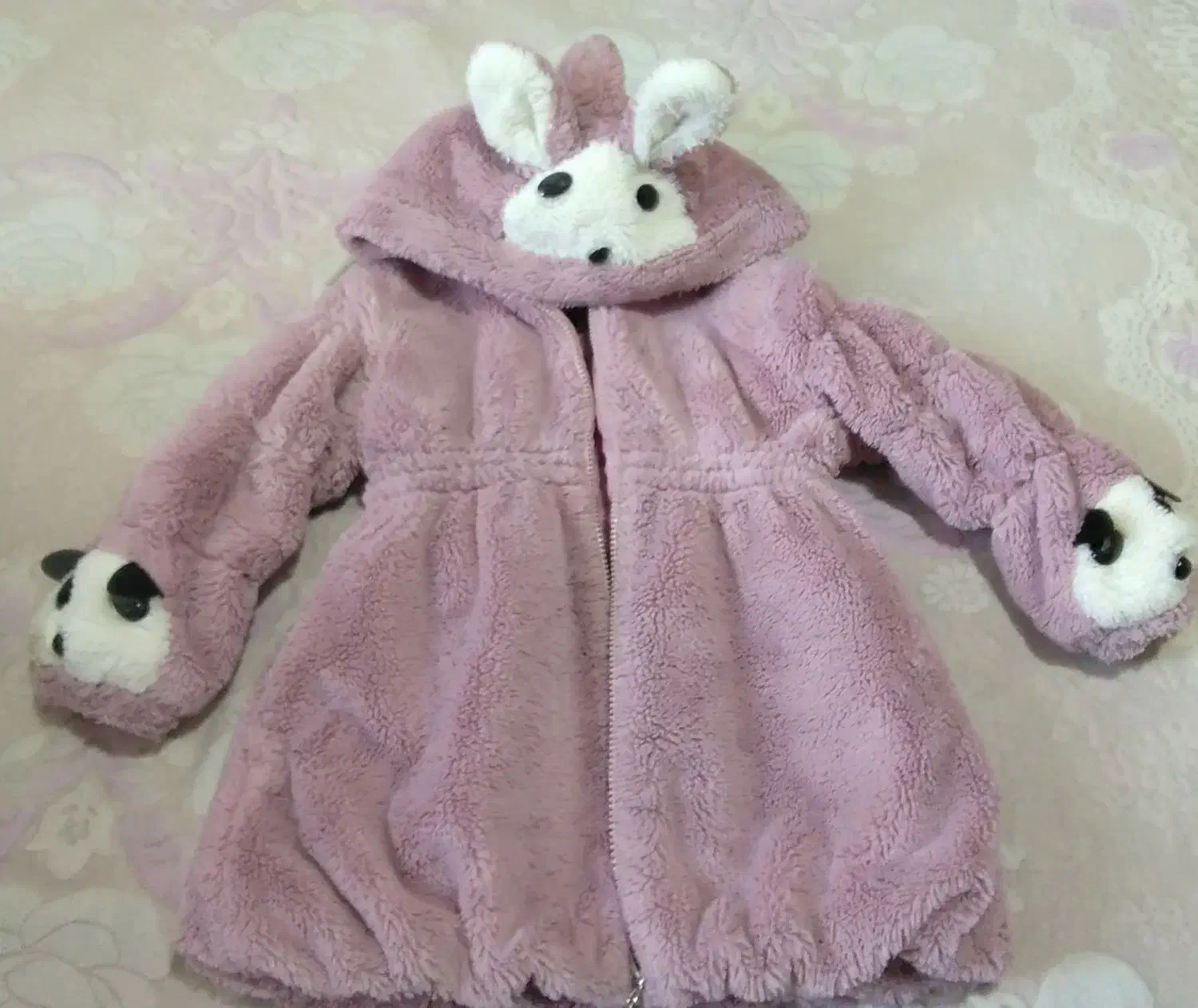 کاپشن|کفش و لباس بچه|رودسر, |دیوار