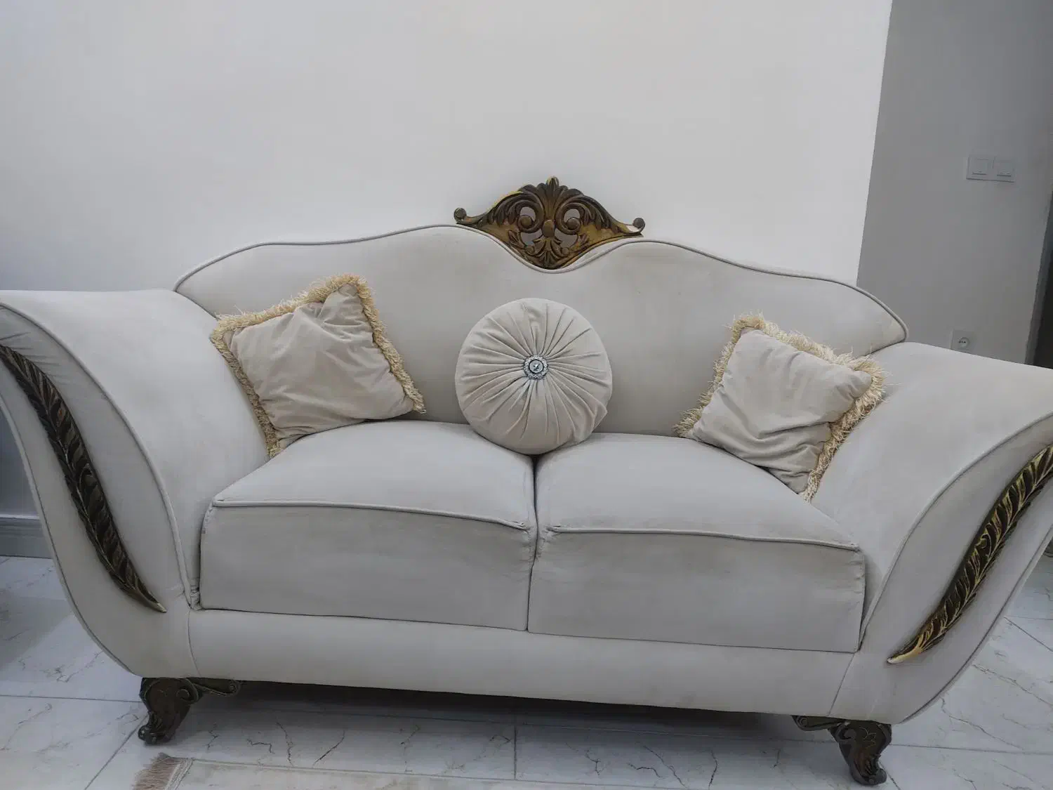 مبل هفت نفره|مبلمان خانگی و میز عسلی|رشت, جماران|دیوار