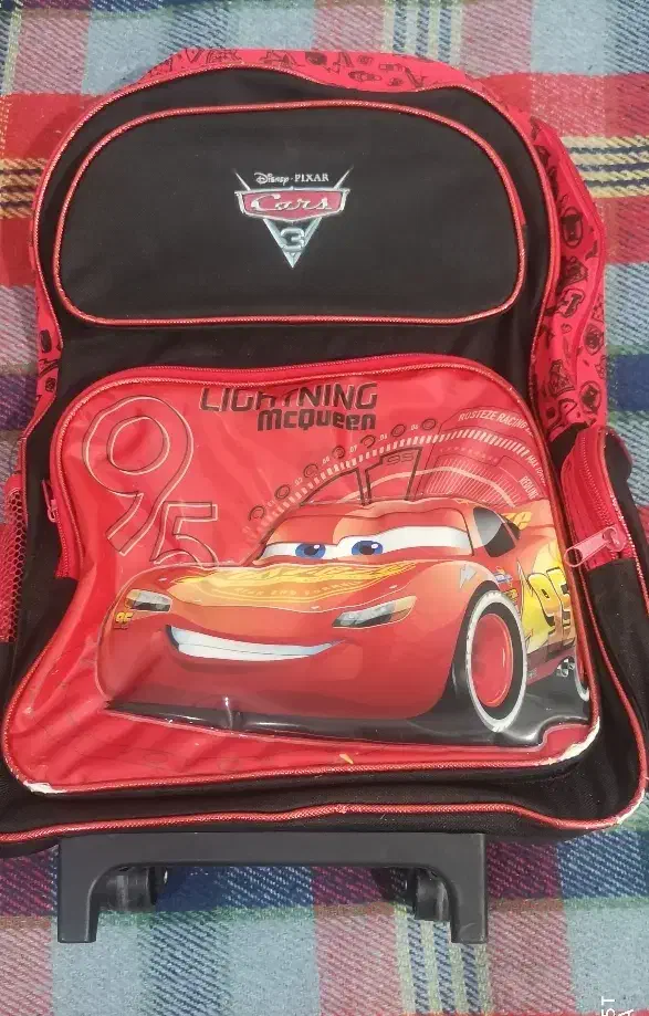 کیف چرخدار|کیف، کفش، کمربند|چغادک, |دیوار