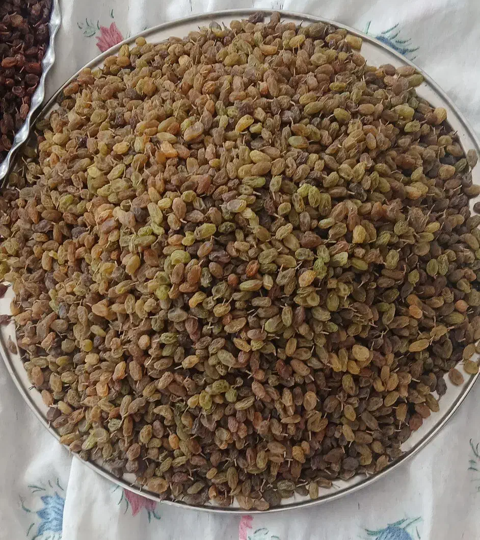 کشمش سبز ۴۵۰ وپلویی ۳۵۰ .کاملا ارگانیک.|خوردنی و آشامیدنی|تفرش, |دیوار