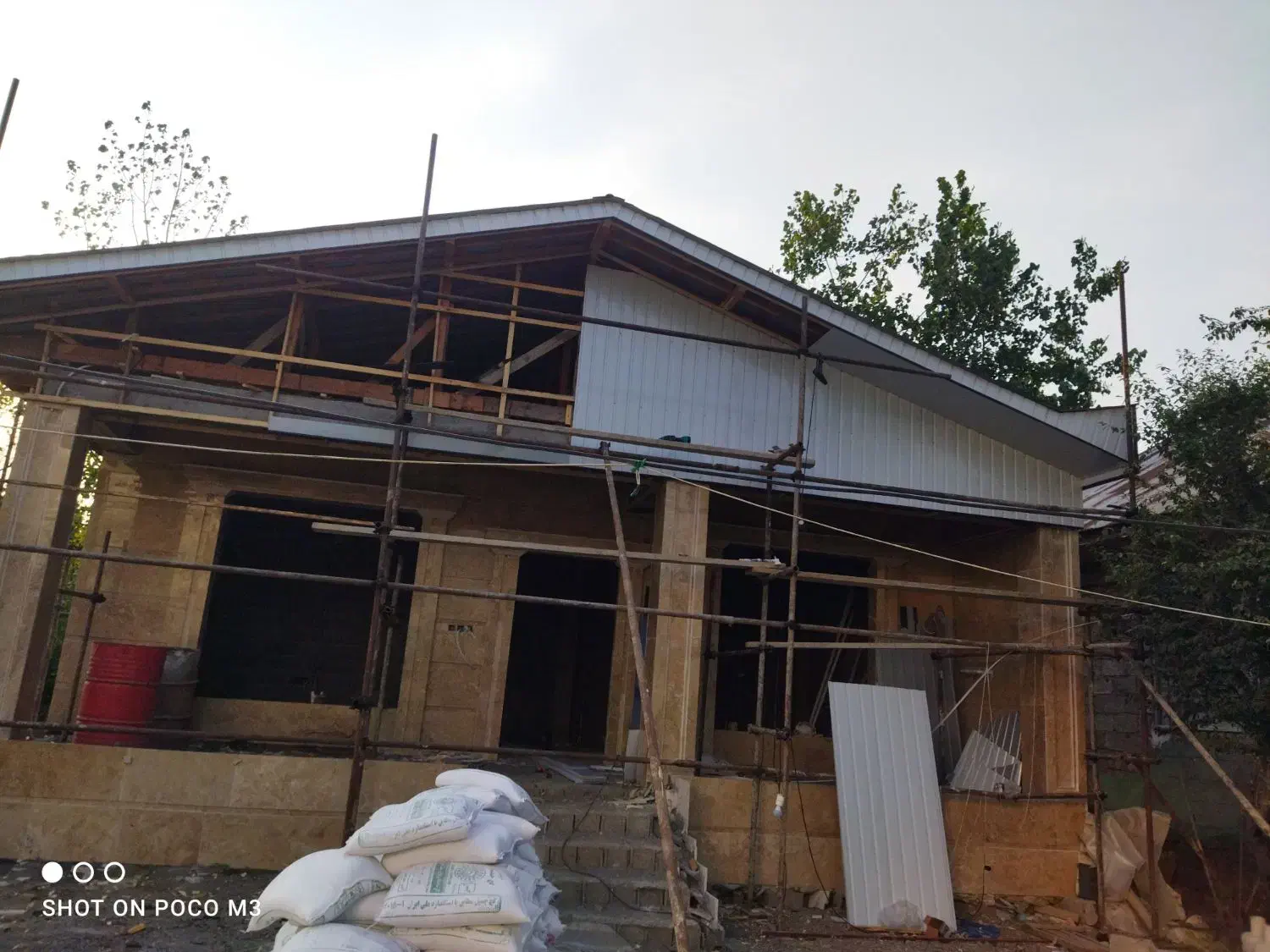 نجاری .سربندی .سقف کاذب .رابیتس ناودان.|خدمات پیشه و مهارت|لاهیجان, کوی زمانی|دیوار