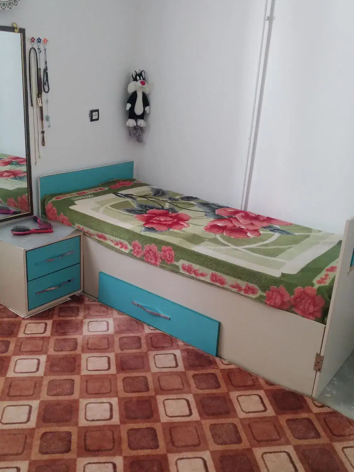 تخت یک نفره ام دی اف|تخت و سرویس خواب|کلاشی, |دیوار