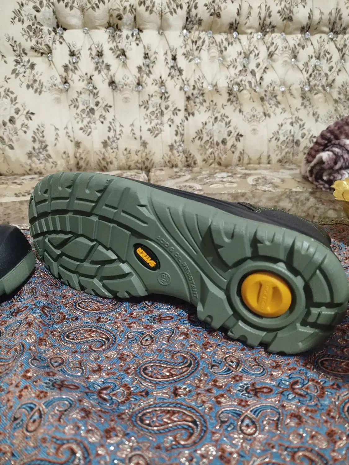 پوتین|کیف، کفش، کمربند|اردبیل, |دیوار