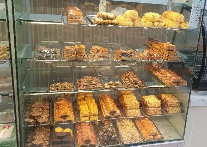 استخدام نیرو قنادی/ شاگرد خشکار|استخدام خدمات فروشگاه و رستوران|کرمانشاه, |دیوار