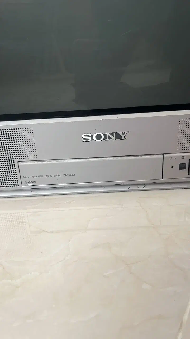 تلویزیون قدیمی|تلویزیون و پروژکتور|یزد, |دیوار