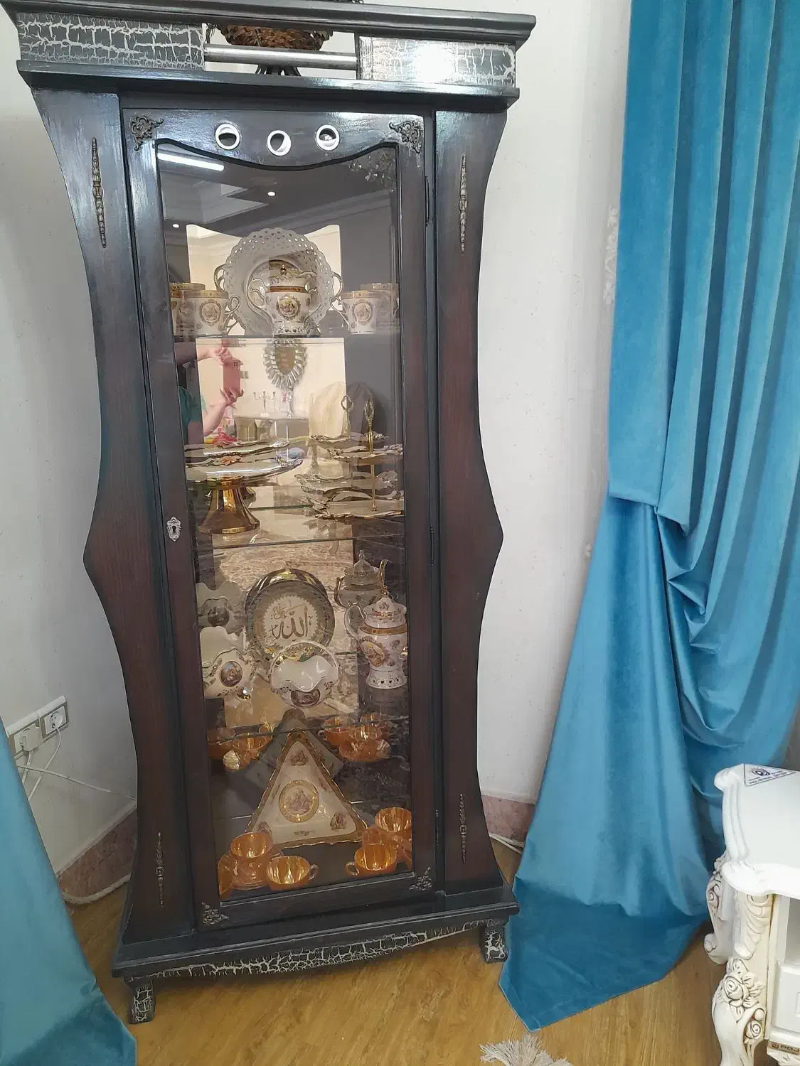 بوفه|بوفه، ویترین، کنسول|رشت, رشتیان|دیوار