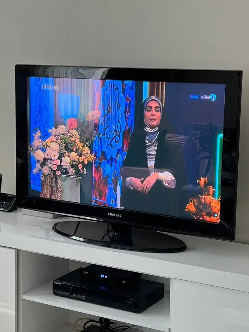 تلوزیون 43 اینو سامسونگ به همراه سینما خانواده|تلویزیون و پروژکتور|تهران, سعادتآباد|دیوار