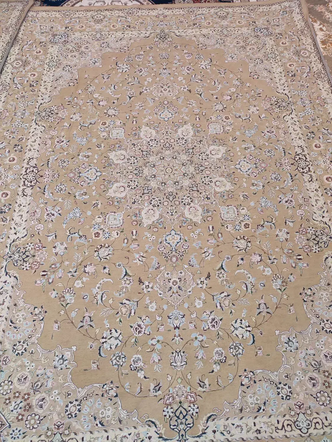 روفرشی|روفرشی|قم, انسجام|دیوار