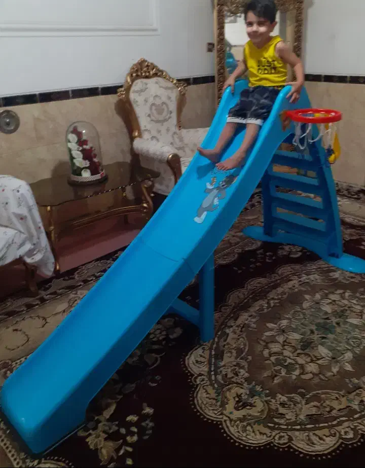 سرسره کودک|اسباببازی بچه|مرودشت, تخت جمشید|دیوار