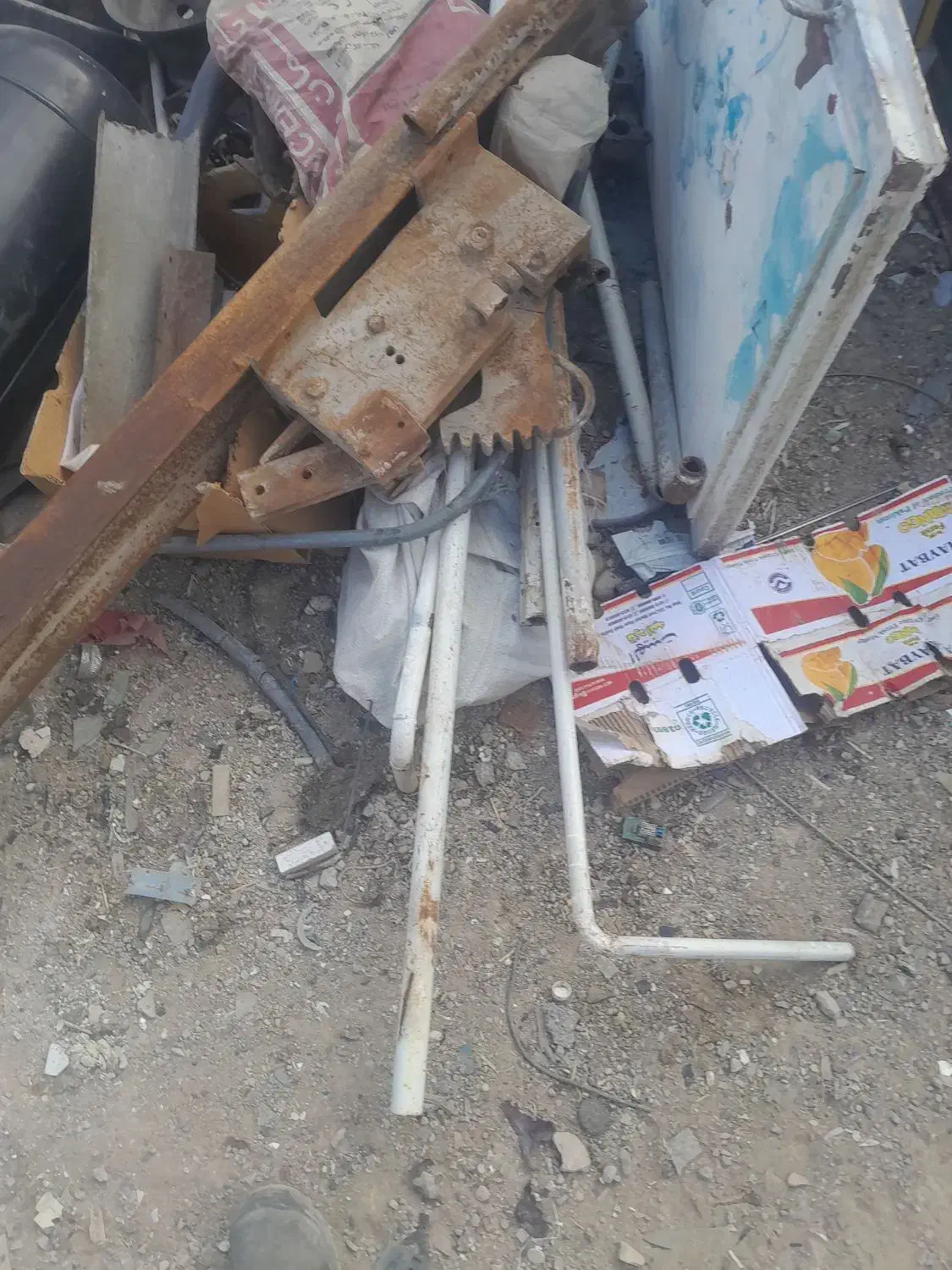 خریدضایعات اهن المینیوم.کتاب سراسر اصفهان|عمدهفروشی|اصفهان, احمدآباد|دیوار