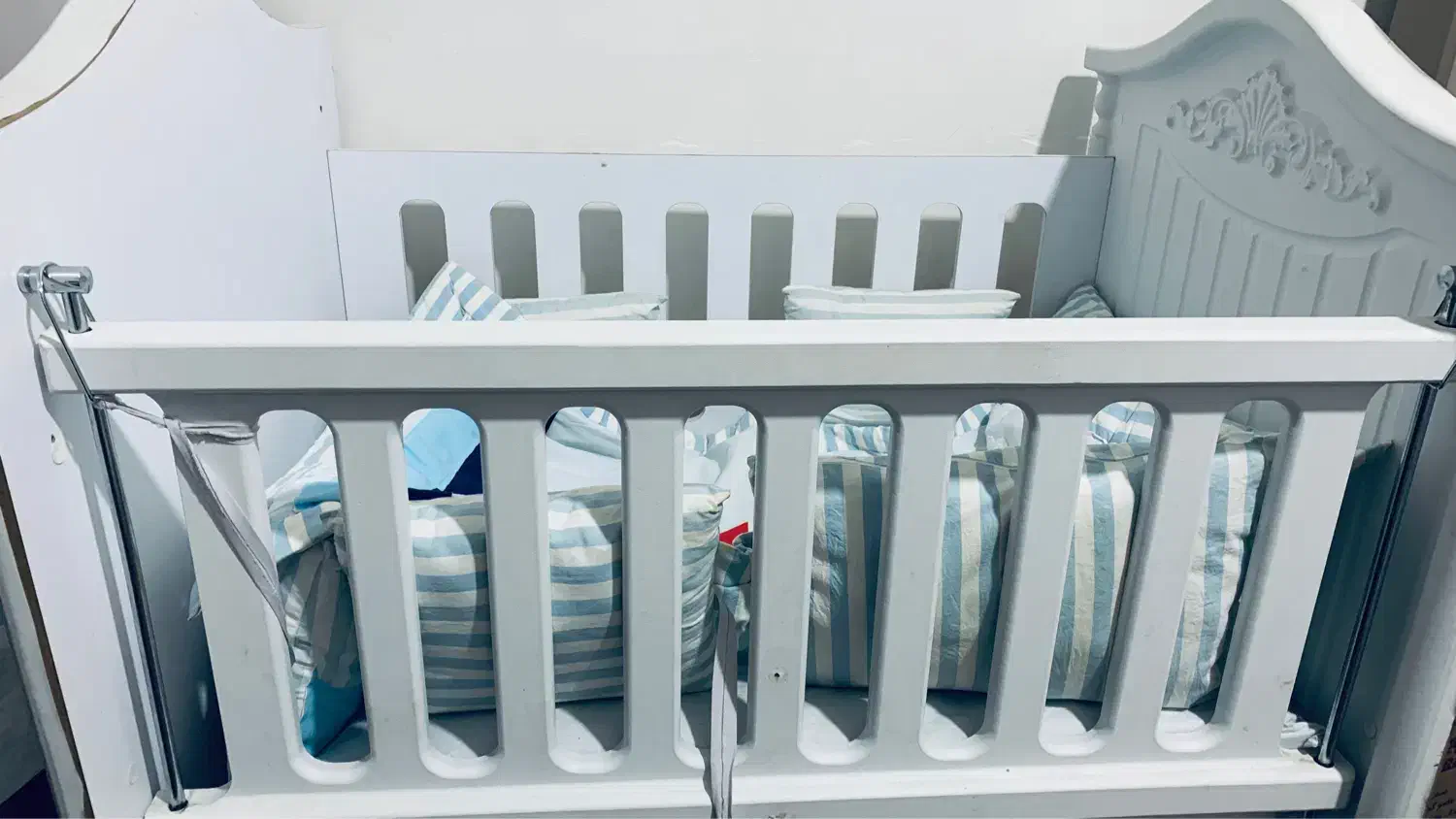 تخت نوزاد|تخت و صندلی بچه|نورآباد ممسنی, |دیوار