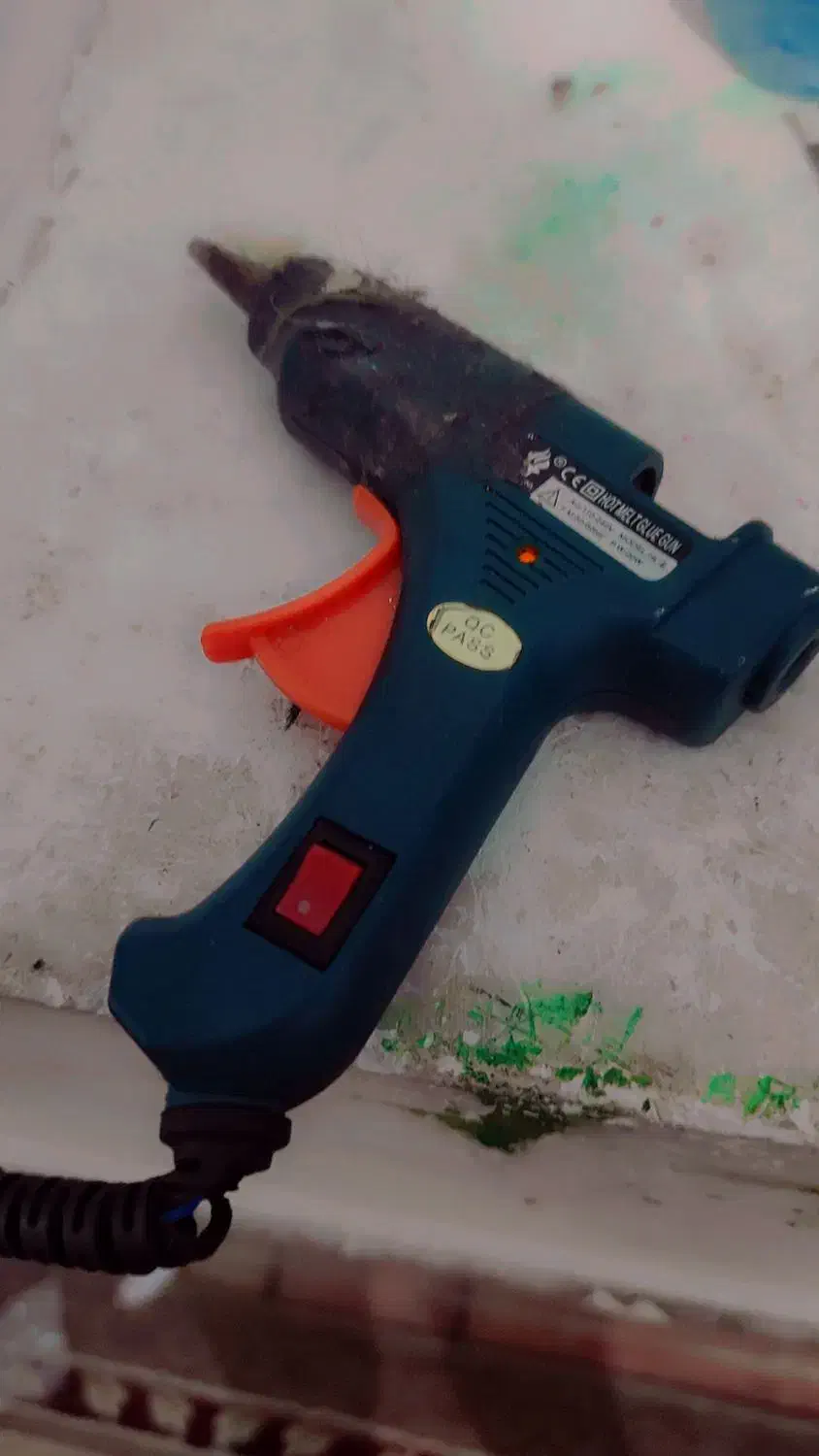 چسب تفنگی سالم|ابزارآلات|شیراز, کوشک میدان|دیوار