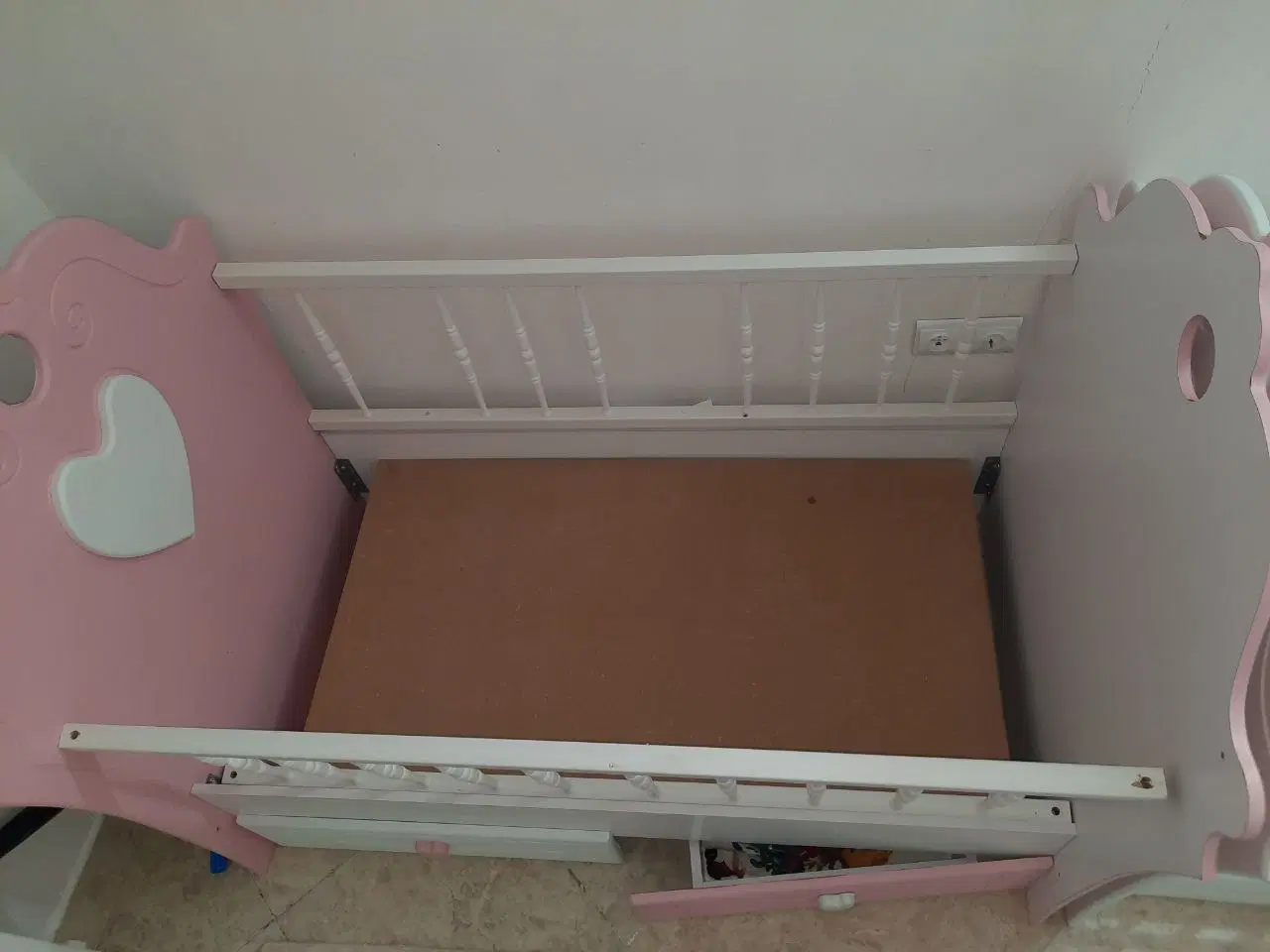 تخت|تخت و صندلی بچه|گرگان, |دیوار