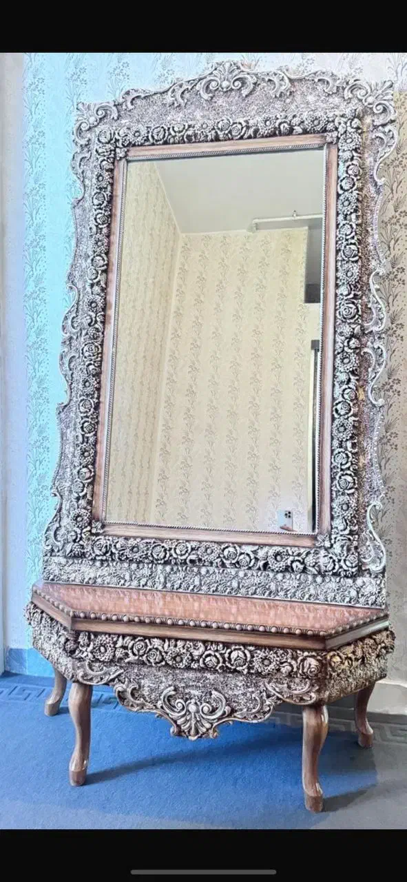 آینه و کنسول کم یاب|آرایشگاه و سالنهای زیبایی|شیراز, شهرک مهدیآباد|دیوار