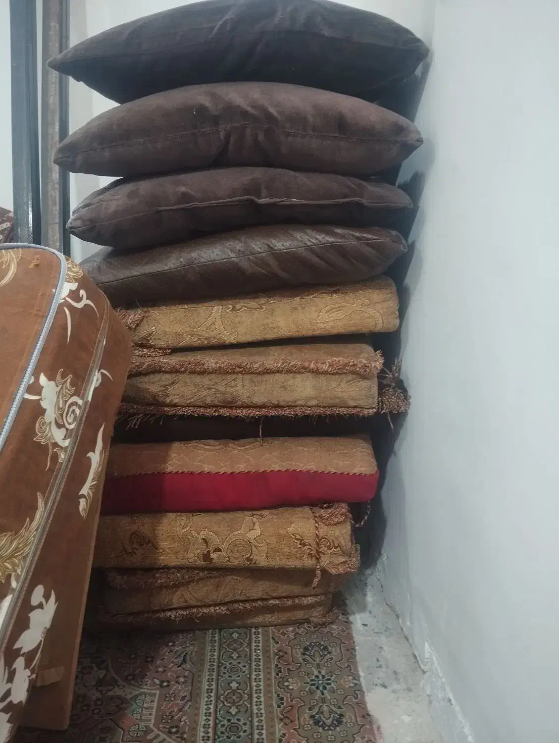 بالشت|رختخواب، بالش، پتو|بوشهر, |دیوار
