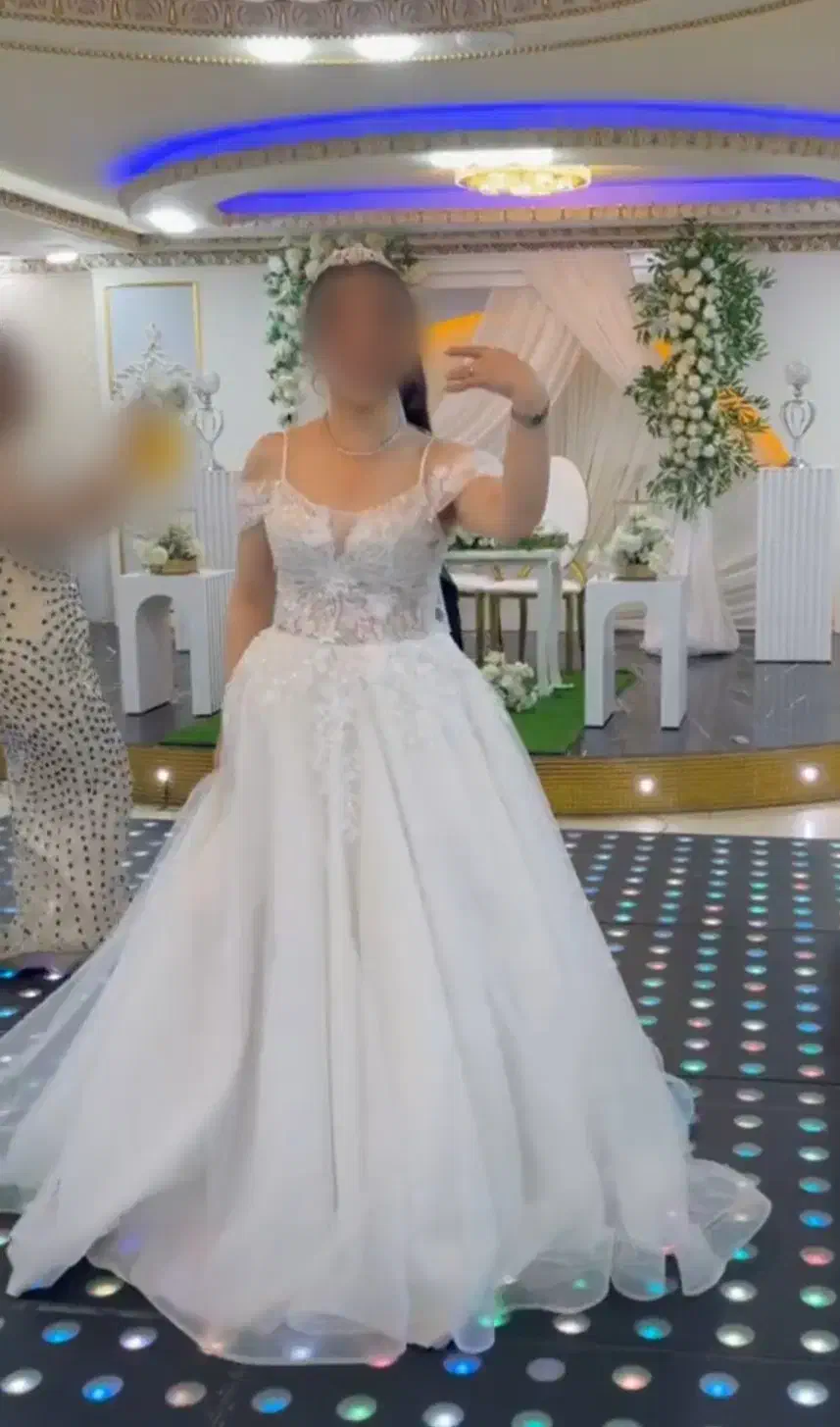 لباس عروس|لباس|اندیشه, اندیشه فاز ۱|دیوار