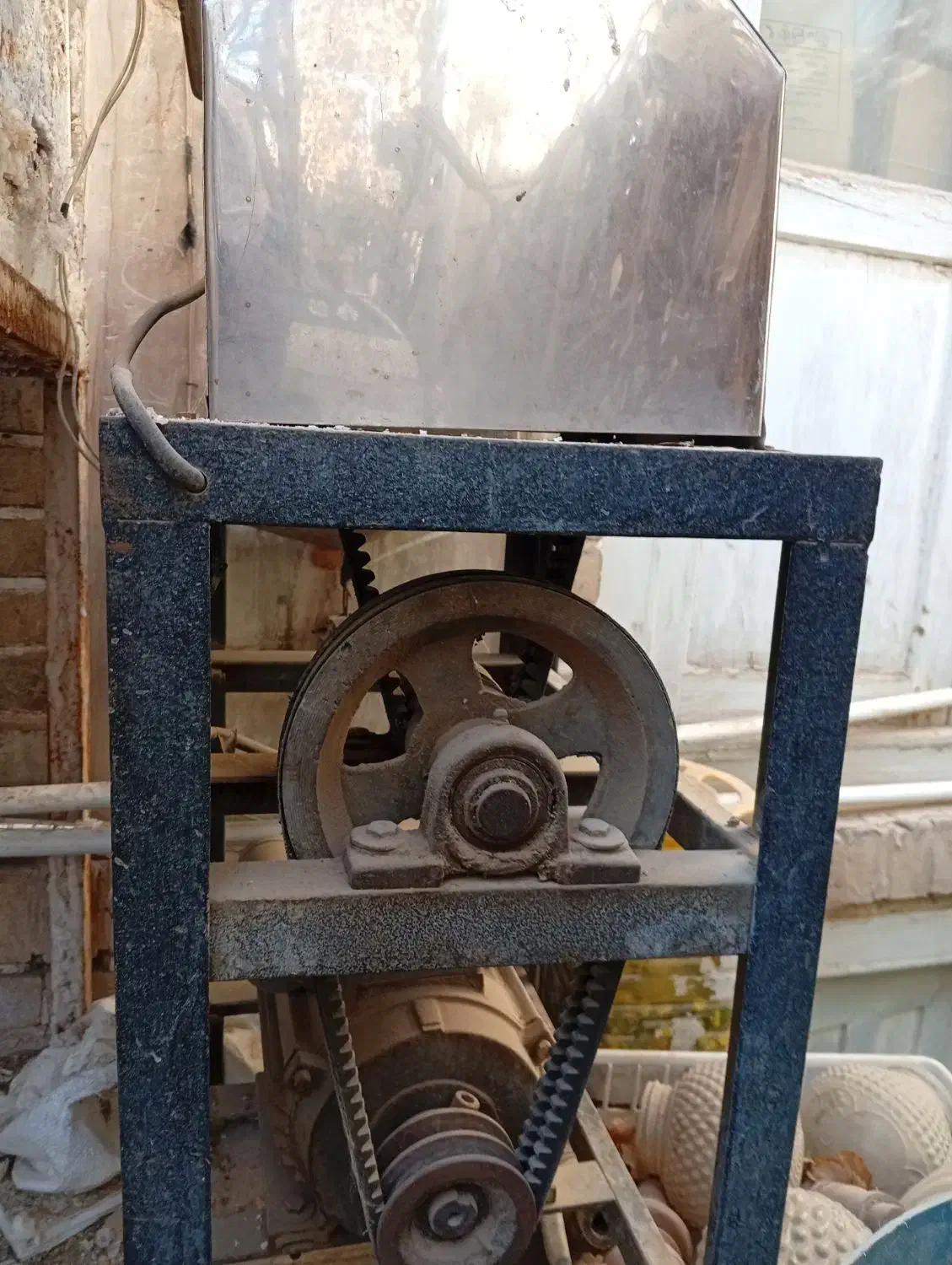 چرخ گوشت در حد. نو به شرط کار اصل|خردکن، آسیاب، غذاساز|یزد, |دیوار