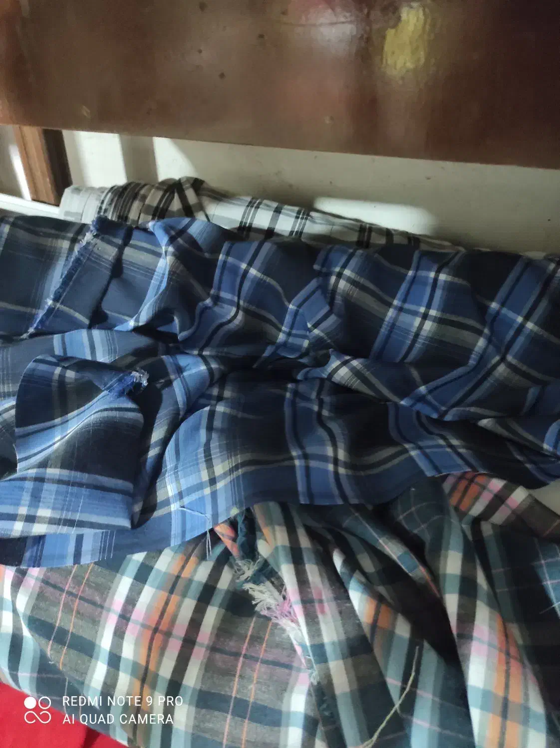 مقداری پارچه برای شلوارک چهارخونه سفید آبی|لباس|شیراز, دودمان|دیوار