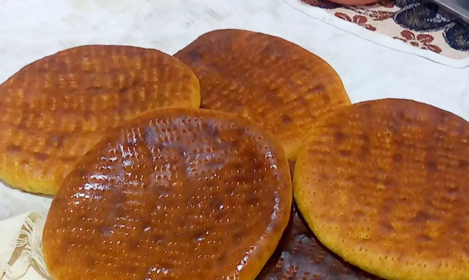 فطیر شیرمال خانگی با کیفیت مناسب|خوردنی و آشامیدنی|شیروان (خراسان), |دیوار