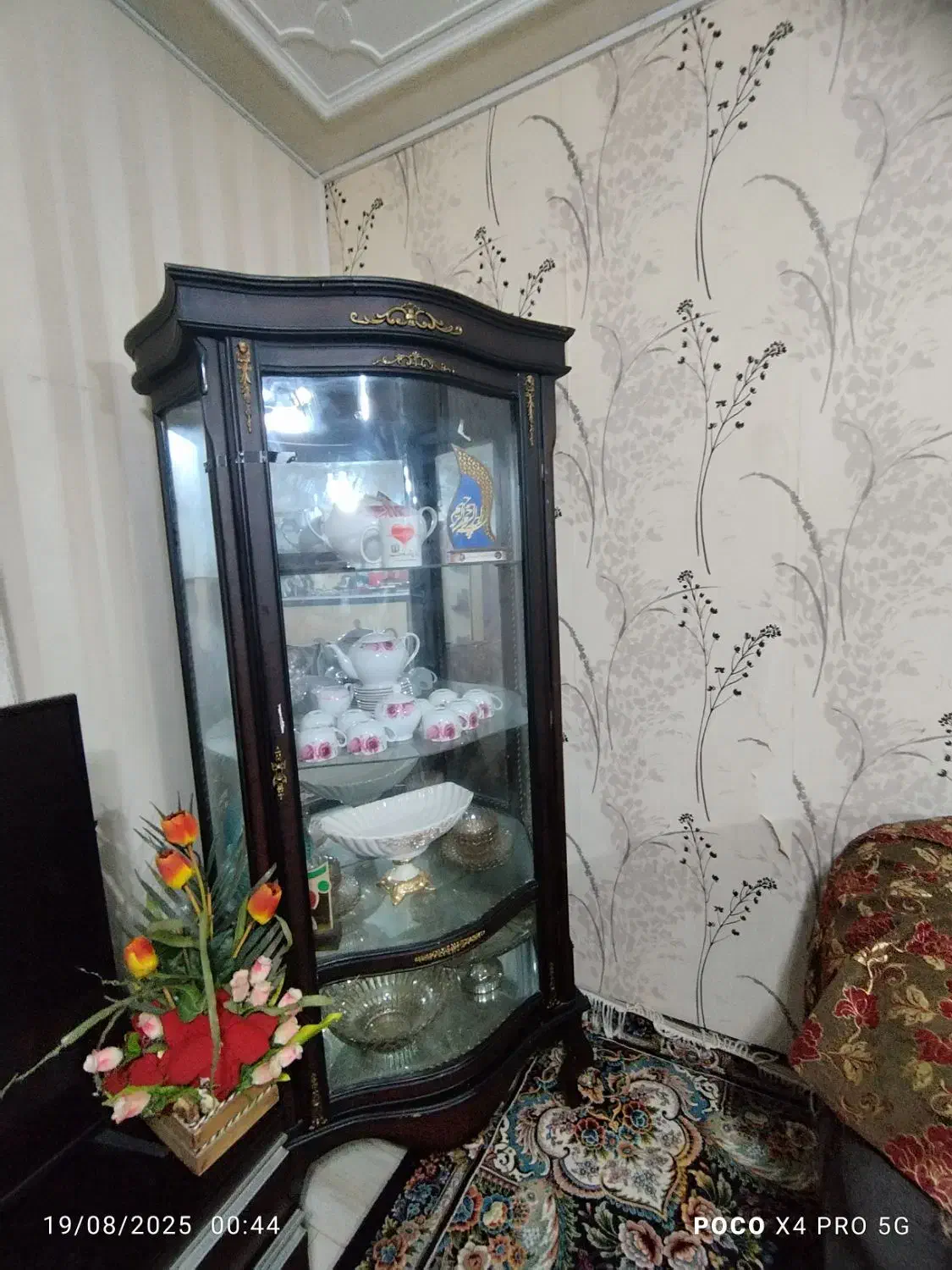 بوفه در حد نو|بوفه، ویترین، کنسول|شیراز, زرهی|دیوار