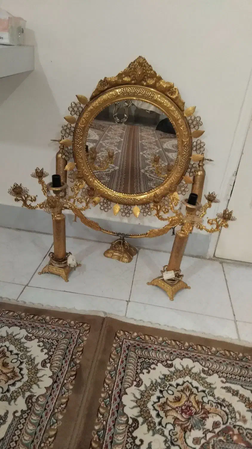 آینه و شمعدان|کلکسیون اشیاء عتیقه|قدس, شهر‌قدس|دیوار