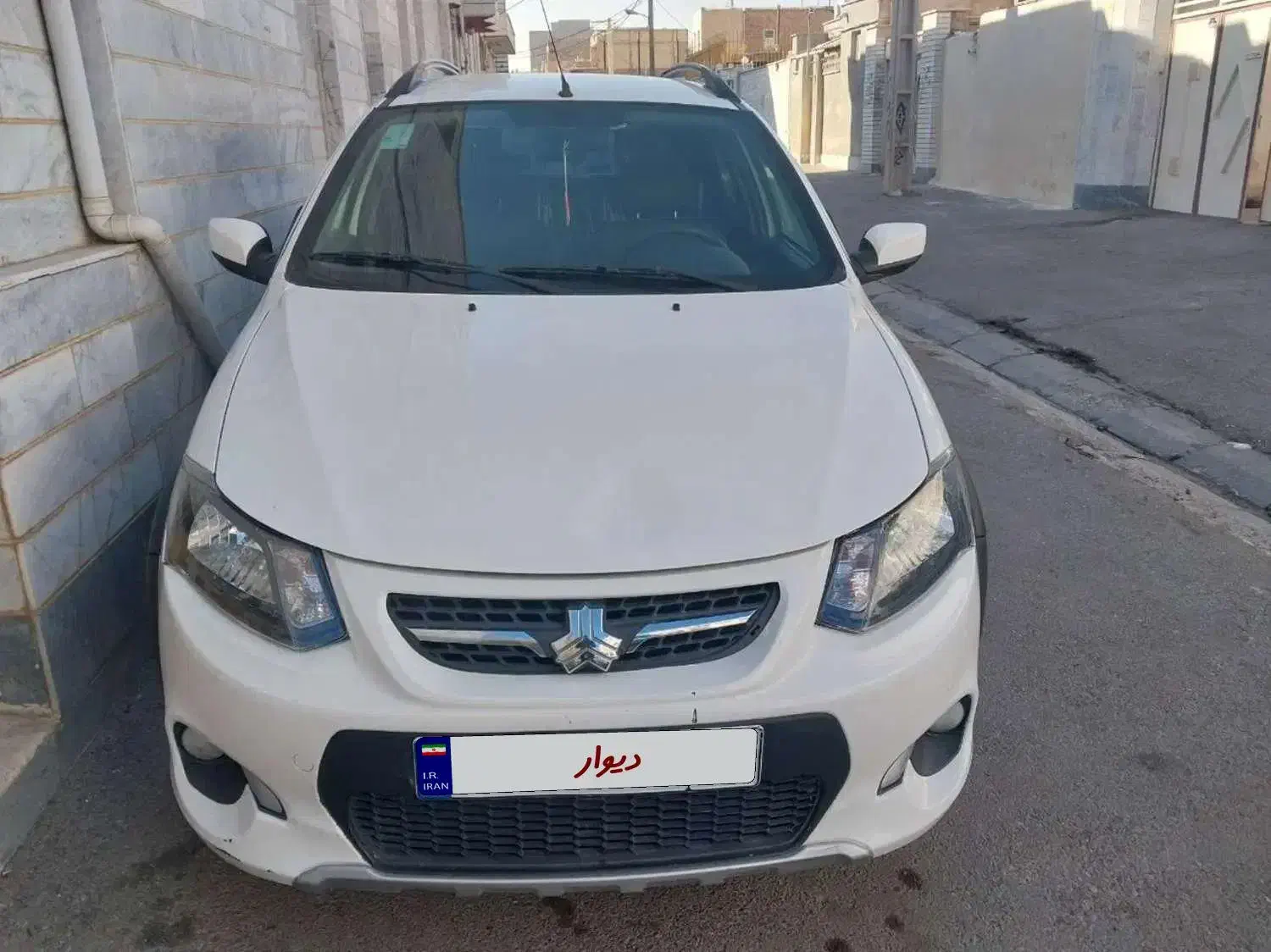 کوئیک سفید|خودرو سواری و وانت|تاکستان, |دیوار