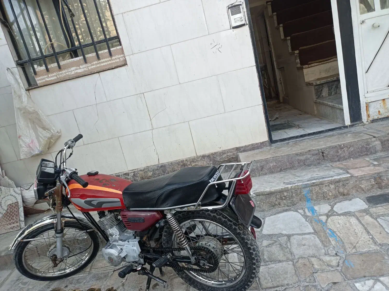 موتور ۱۲۵ سیستم رادان|موتورسیکلت|رباط‌کریم, کیکاور|دیوار