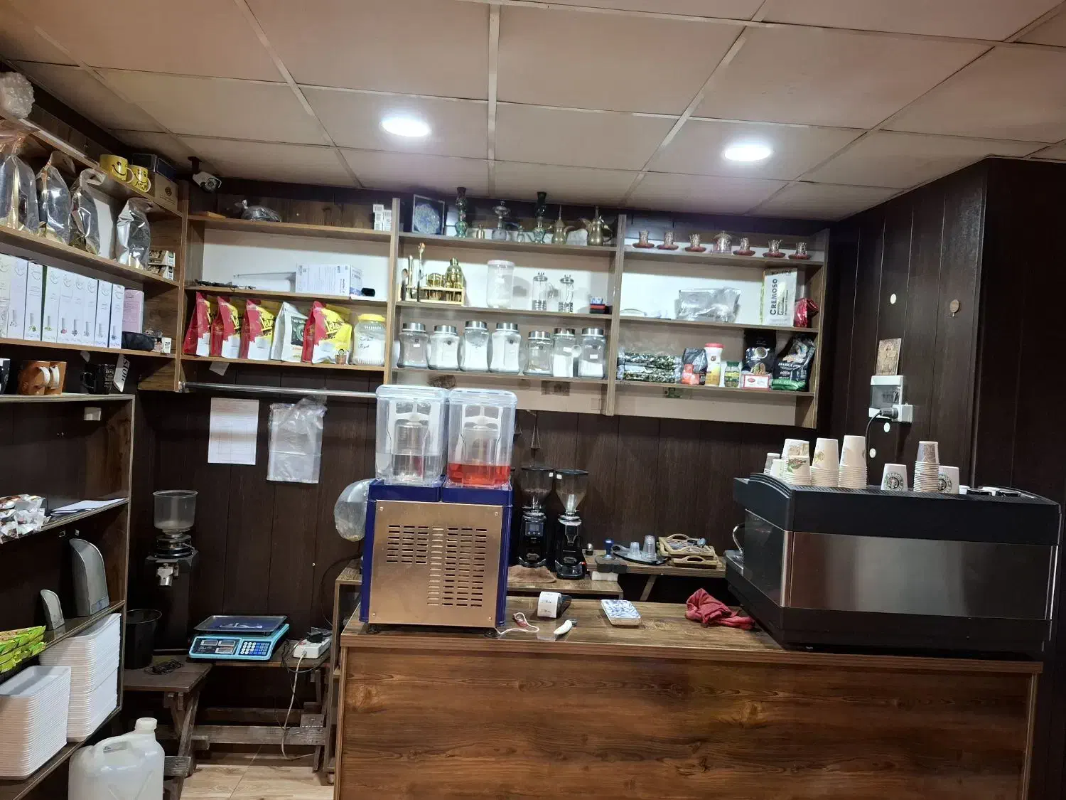 واگذاری رهن و اجاره کافه و صبحانه با تمام وسایل|اجارهٔ مغازه و غرفه|مرودشت, شهرک مهدیه|دیوار